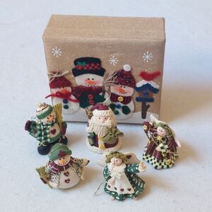 HOLIDAY TREASURES gift box with 5 ornaments NIB